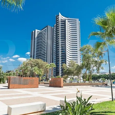 24th Floor With Views, Pool & Gym Rems Málaga