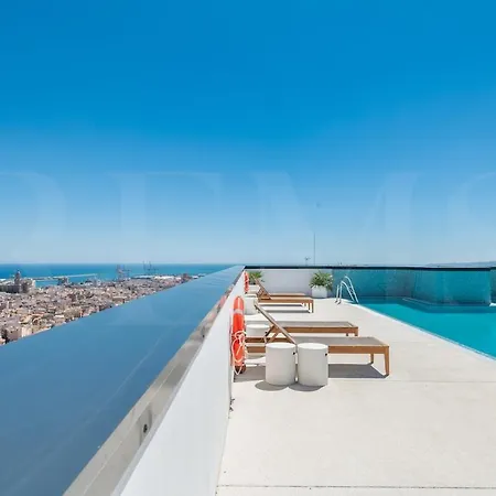 24th Floor With Views, Pool & Gym Rems Málaga
