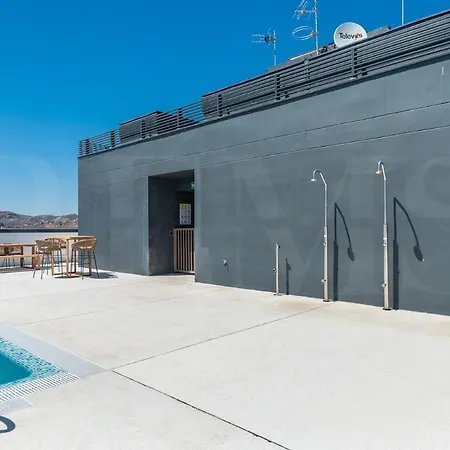 24th Floor With Views, Pool & Gym Rems *