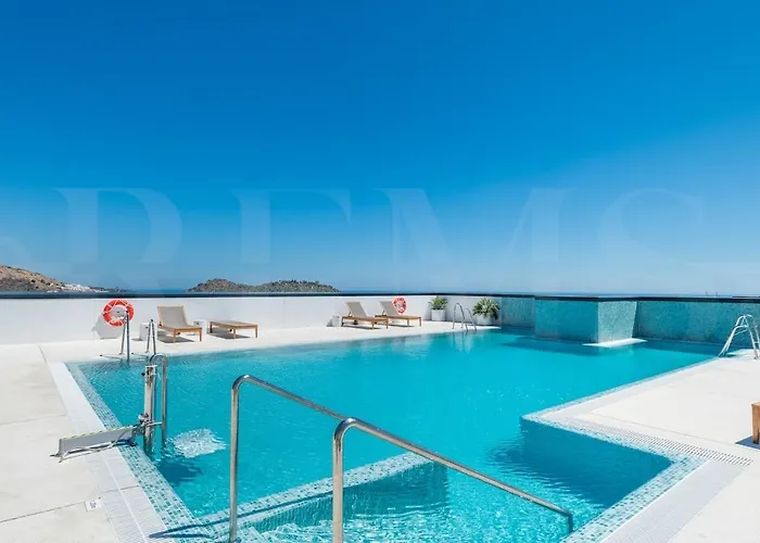 24th Floor With Views, Pool & Gym Rems Daire