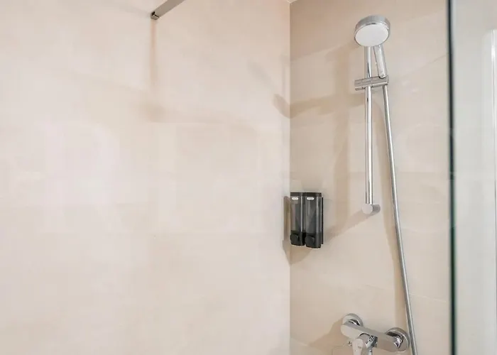 Daire 24th Floor With Views, Pool & Gym Rems