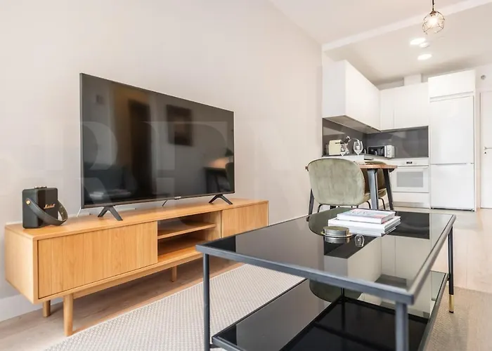 Daire 24th Floor With Views, Pool & Gym Rems