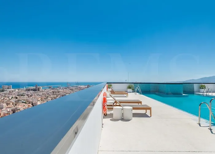 24th Floor With Views, Pool & Gym Rems Málaga